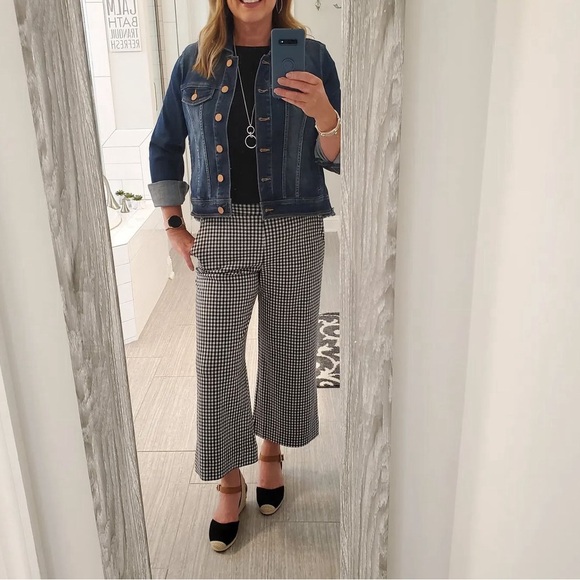 Cabi Bombshell Crop (style 6047) - Picture 3 of 13